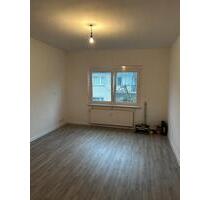 Frisch renovierte 2 Zimmer Wohnung mit Stellplatz - Duisburg Mittelmeiderich