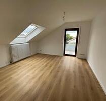 Helle 2,5-Zimmer DG-Wohnung mit Balkon – frisch renoviert - Biberach an der Riß