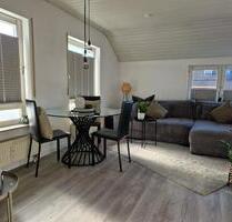 Lichtdurchflutete 1 12 Zimmer DG Wohnung mit Galerie und Dachter - Rutesheim