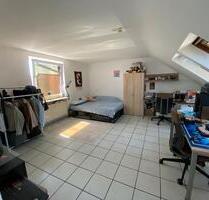 1-Zimmer Dachgeschosswohnung in Mannheim ( Jungbusch)