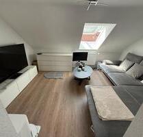 2-Zimmer Dachgeschosswohnung - 590,00 EUR Kaltmiete, ca.  58,00 m² in Stein (PLZ: 90547)