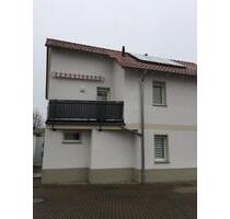 freundliche 2 Zimmer Wohnung mit Balkon , Autostellplatz und Dachboden - Bad Frankenhausen/Kyffhäuser
