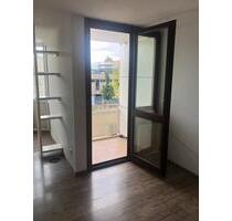 1 Zimmer Küche Bad Balkon zzgl. Stellplatz - Kornwestheim