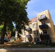 Idyllisches Wohnen in sanierter Gründerzeit- Villa inkl. 2 Zimmer + Balkon + Bad mit Dusche+ Laminat - Magdeburg Alte Neustadt