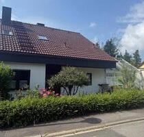 3,5-Zimmer Wohnung auf 3 Ebenen mit Wintergarten und Gartenanteil - Kürnach