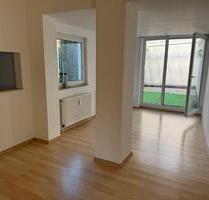 Sanierte große zwei Zimmer Wohnung in Butzbach zu vermieten
