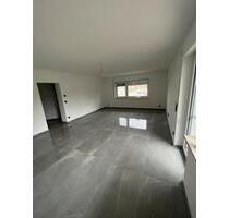 Charmante 2.5 Zimmer Wohnung mit großer Terrasse & Garten - Laupheim