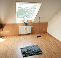 Geheimnisvolle 4 Zimmer Dachgeschoss Wohnung - Zossen