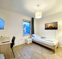 Renoviertes WG-ZIMMER (12 qm) in Wohngemeinschaft ab sofort! TV, WaMa, Highspeed-Internet inklusive! - München Ramersdorf-Perlach