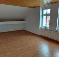 zentrale 3 Zimmer Dachgeschoss Wohnung mit Stellplatz - Bad Frankenhausen/Kyffhäuser