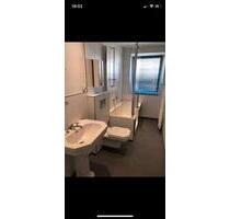 Zu vermieten: Helle 2,5 Zimmer Wohnung in Krefeld-Uerdingen