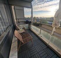 2-Zimmer Wohnung mit Balkon in Düsseldorf-Lörick – mit Möbe