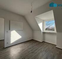 Frisch renovierte 2,5 Zimmer Wohnung im Dachgeschoss - Essen Stadtbezirk V