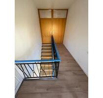 5 Zimmer Wohnung mit Balkon in Zweifamilienhaus - Hargesheim
