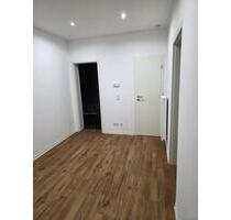 Neu renovierte 2-Zimmer Wohnung, ab sofort frei. - Kitzingen