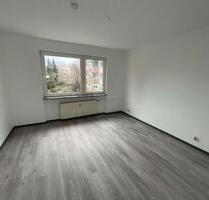 Sehr schöne 2 Zimmer Wohnung in gepflegtem Haus in OF Ost INKLUSIVE Stellplatz - Offenbach am Main Bieberer Berg