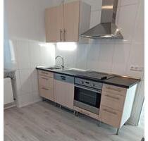 Gut geschnittene renovierte 2 Zimmer Wohnung - Leverkusen