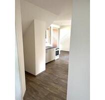 2 Zimmer Dachgeschoss Raum Wohnung Stadtzentrum Einbauküche - Spremberg