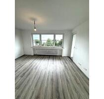 Sehr schöne komplett sanierte 2 Zimmer Wohnung mit Balkon in Duisburg zu vermieten