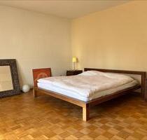 Gr. Zimmer für Wiesnbedienung mit Balkon in EFH 8 Min zur U-3 - München Thalkirchen-Obersendling-Forstenried-Fürstenried-S