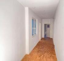 Schöne Altbau-Wohnung am Jugendstilboulevard 2 ZKB, Balkon - Wiesbaden Südost