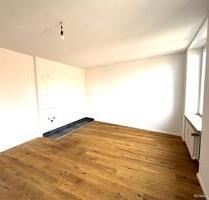 3 12 Zimmerwohnung mit Wohnküche Im Zentrum von Augsburg zu vermieten ( WG möglich )