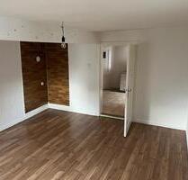 WG- 2 und 1 Zimmer in Staufenberg nahe Burg mit Balkon