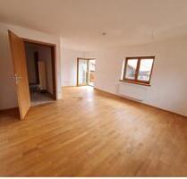 2 Zimmer Wohnung EBK Balkon - 1.090,00 EUR Kaltmiete, ca.  69,00 m² in Sauerlach (PLZ: 82054)