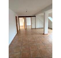 Helle 5 Zimmer Wohnung - 980,00&nbsp;EUR Kaltmiete, ca.&nbsp; 100,00&nbsp;m&sup2; in Nordstemmen (PLZ: 31171)