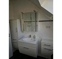 Schöne 2 Zimmer Dachgeschoss Wohnung in Grafschaft