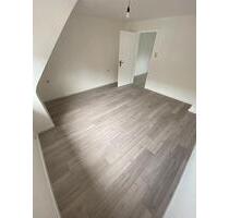 2 Zimmer Wohnung, renoviert, Stuttgart-Mühlhausen