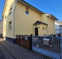 5,5-Zimmer Wohnung mit Balkon und Einbauküche - Limeshain