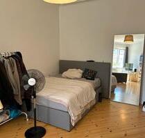1 Großes Zimmer 33qm - 550,00 EUR Kaltmiete, ca.  33,00 m² in Berlin (PLZ: 14052) Charlottenburg-Wilmersdorf