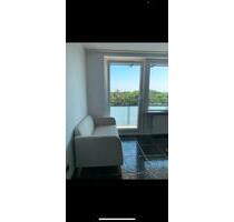 Studio Zimmer zu Vermieten - 800,00 EUR Kaltmiete, ca.  38,00 m² in Halstenbek (PLZ: 25469)