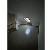 WG Zimmer mit Balkon für Alleinstehende & Studenten - Neckarwestheim