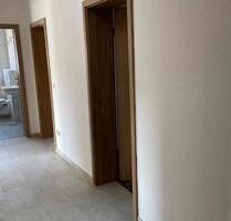 3 Zimmer Wohnung 100qm mit Balkon - Aßlar