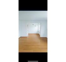 Möblierte 2.5 Zimmer Wohnung, hell, EBK, im Grünen - Oberursel (Taunus)