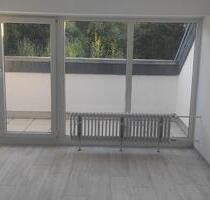 ERSTBEZUG - Neu renovierte zwei-Zimmer Wohnung mit Balkon - Saarbrücken Dudweiler
