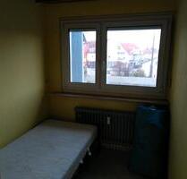 WG Zimmer Vermietung - 330,00 EUR Kaltmiete, ca.  16,00 m² in Crailsheim (PLZ: 74564)