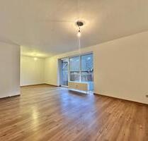 Klarer Streck: Helle 3 Zimmer Wohnung mit Balkon - Stade Altländer Viertel