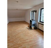 2 Zimmer Dachgeschosswohnung - 380,00 EUR Kaltmiete, ca.  65,00 m² in Berg (PLZ: 95180)