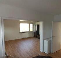 Geräumige 4-Zimmer Wohnung mit großem Balkon in Lage