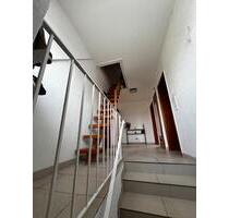 Schöne 3 Zimmer - Dachgeschoss auch als WG Wohnung in Sahlkamp - Hannover Bothfeld-Vahrenheide