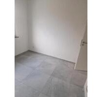 Komplett sanierte 3 Zimmer Wohnung, Küche, Bad - Löhne