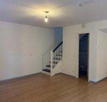 Schöne 3 Zimmer Maisonette Wohnung mit Balkon in Köln Raderberg