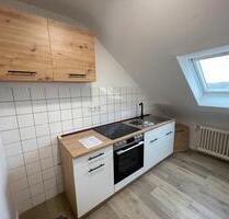 3 WG-Zimmer-DG-Wohnung in zentraler Lage - Homburg