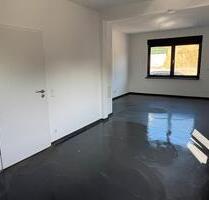 Frisch renovierte 60 qm Mietwohnung 2,5 Zimmer Sana Klinikum Nähe - Remscheid Remscheid-Süd