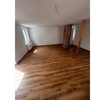 Helle 2 Zimmer Wohnung mit Balkon und Stellplatz - Saniert 2024 - Niederfüllbach