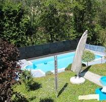 Zimmer in schöner Villa mit Garten & Pool zu vermieten - Idstein