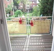 2,5-Zimmer Wohnung m. südwest Balkon, ruhig, hell (möbliert) - Hamburg Groß Borstel